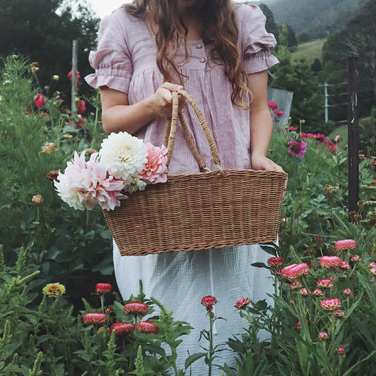 Wicker Picnic Basket with Handle, Garden and Home Decor -Wicker Storage Basket-Natural