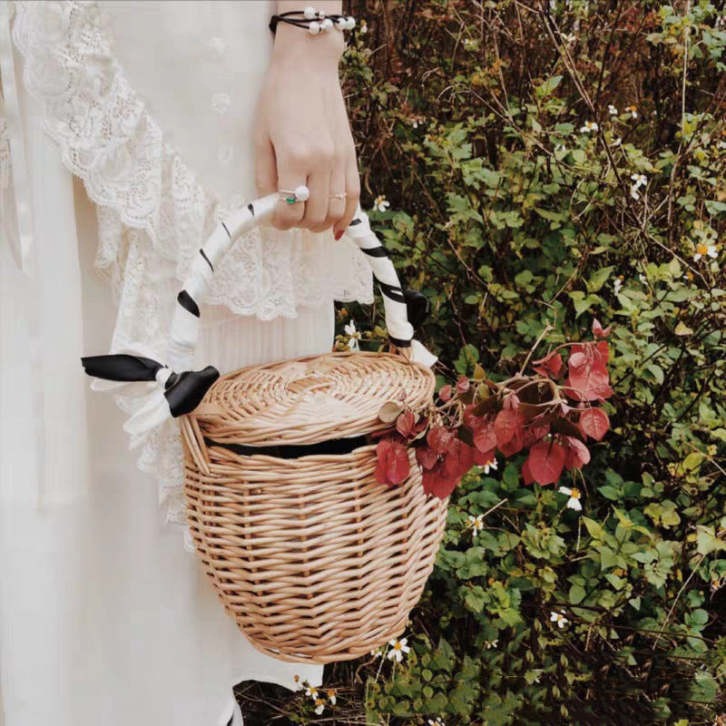 Willow Flower Girl Basket，Garden and Home Decor -Wicker Storage Basket-Natural, storage baskets, flower baskets, fruit baskets, gift baskets