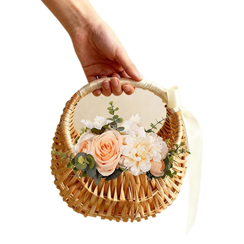 Small Gift Wicker Picnic Basket with Handle,Willow Flower Girl Basket for Weddings，Garden and Home Decor -Wicker Storage Basket-Natural